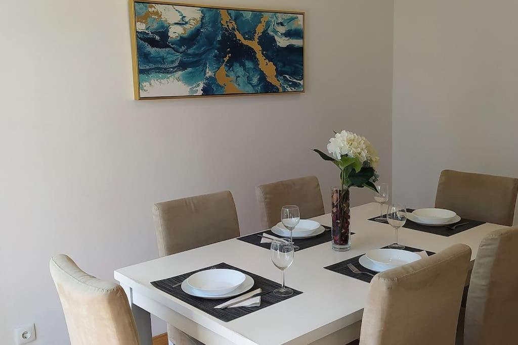 Lisboa/city/sunny Apar/metro/airport/wifi/air Cond Apartment Lissabon