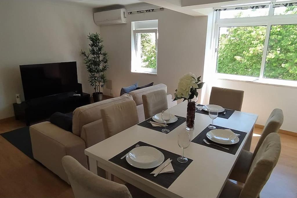 Lisboa/city/sunny Apar/metro/airport/wifi/air Cond Apartment Lissabon