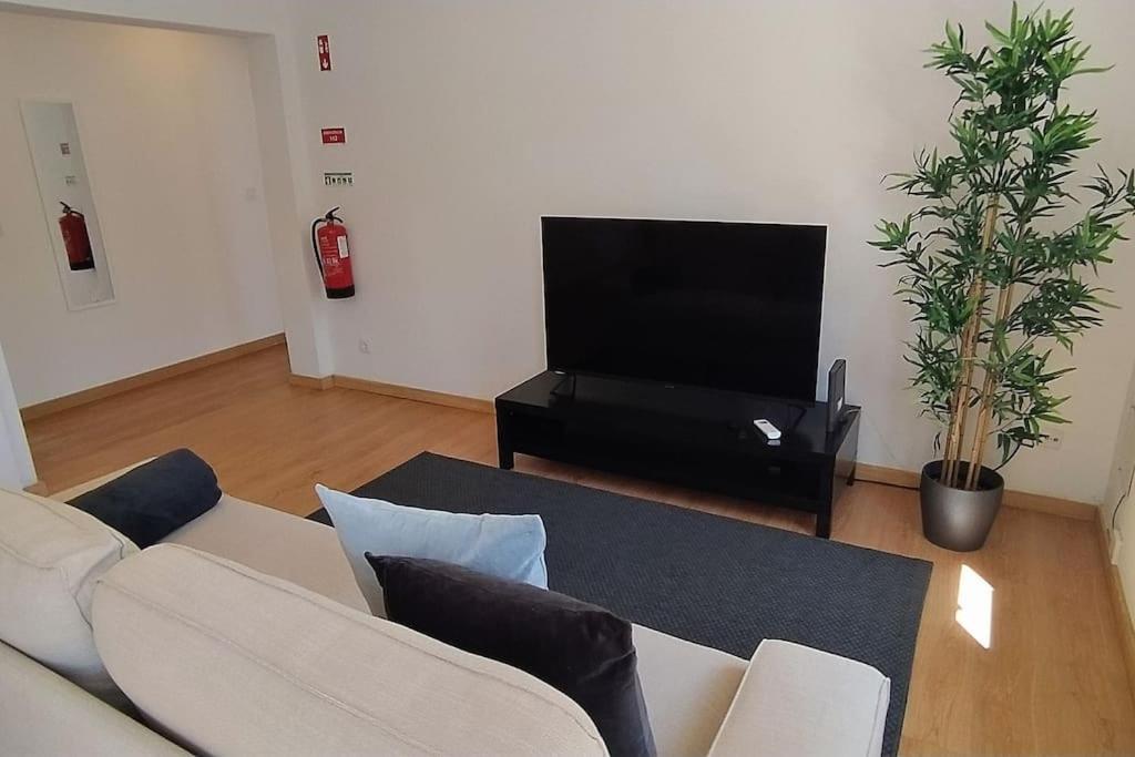 Apartment Lisboa/city/sunny Apar/metro/airport/wifi/air Cond Lissabon