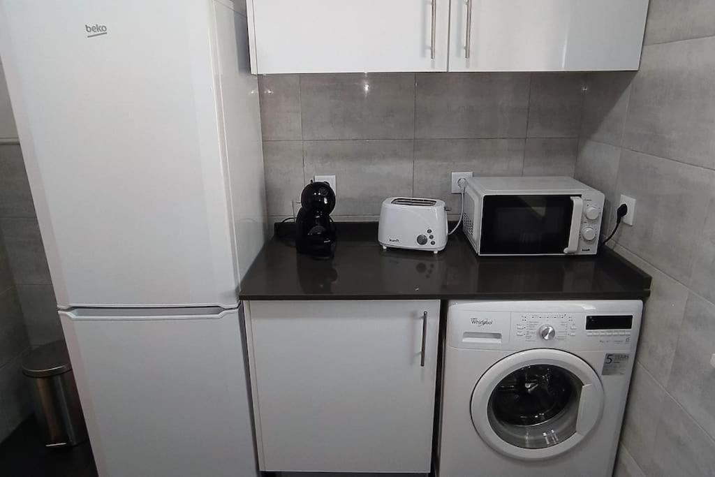 Lisboa/city/sunny Apar/metro/airport/wifi/air Cond Appartement